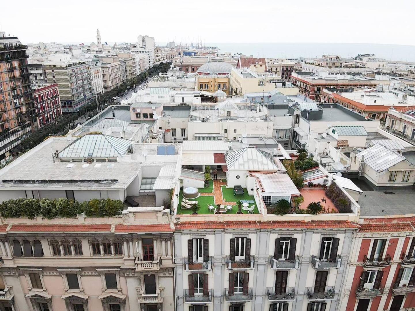 150Mq Rooftop Paradise - Spacious Private Terrace Bari Eksteriør billede