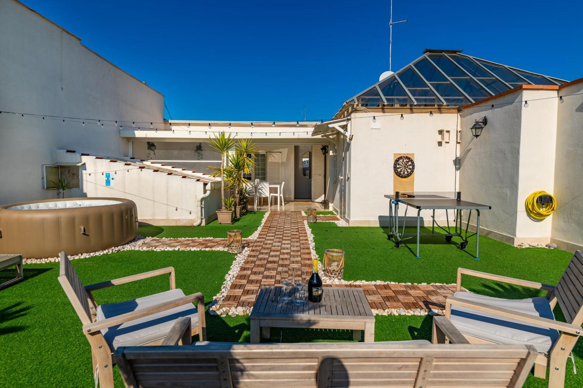 150Mq Rooftop Paradise - Spacious Private Terrace Bari Eksteriør billede