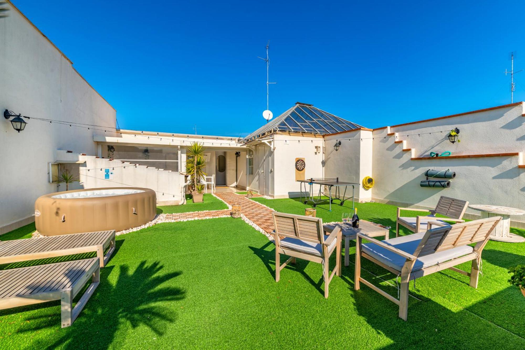150Mq Rooftop Paradise - Spacious Private Terrace Bari Eksteriør billede