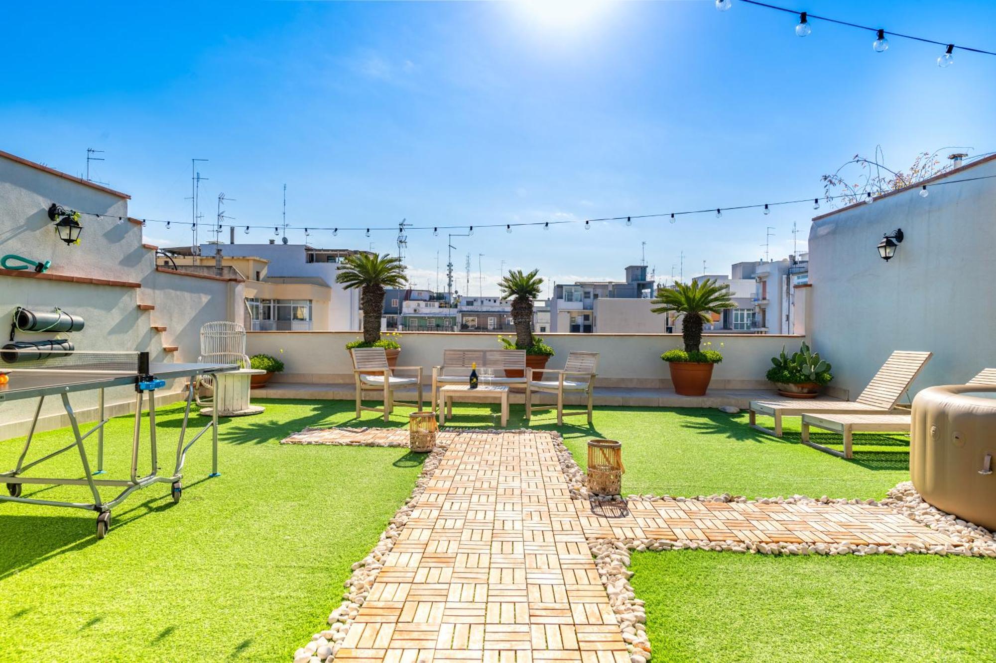 150Mq Rooftop Paradise - Spacious Private Terrace Bari Eksteriør billede